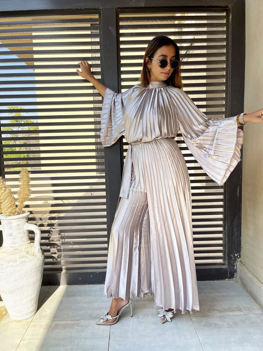 Silk satin Silver pleated jumpsuit with sleeves