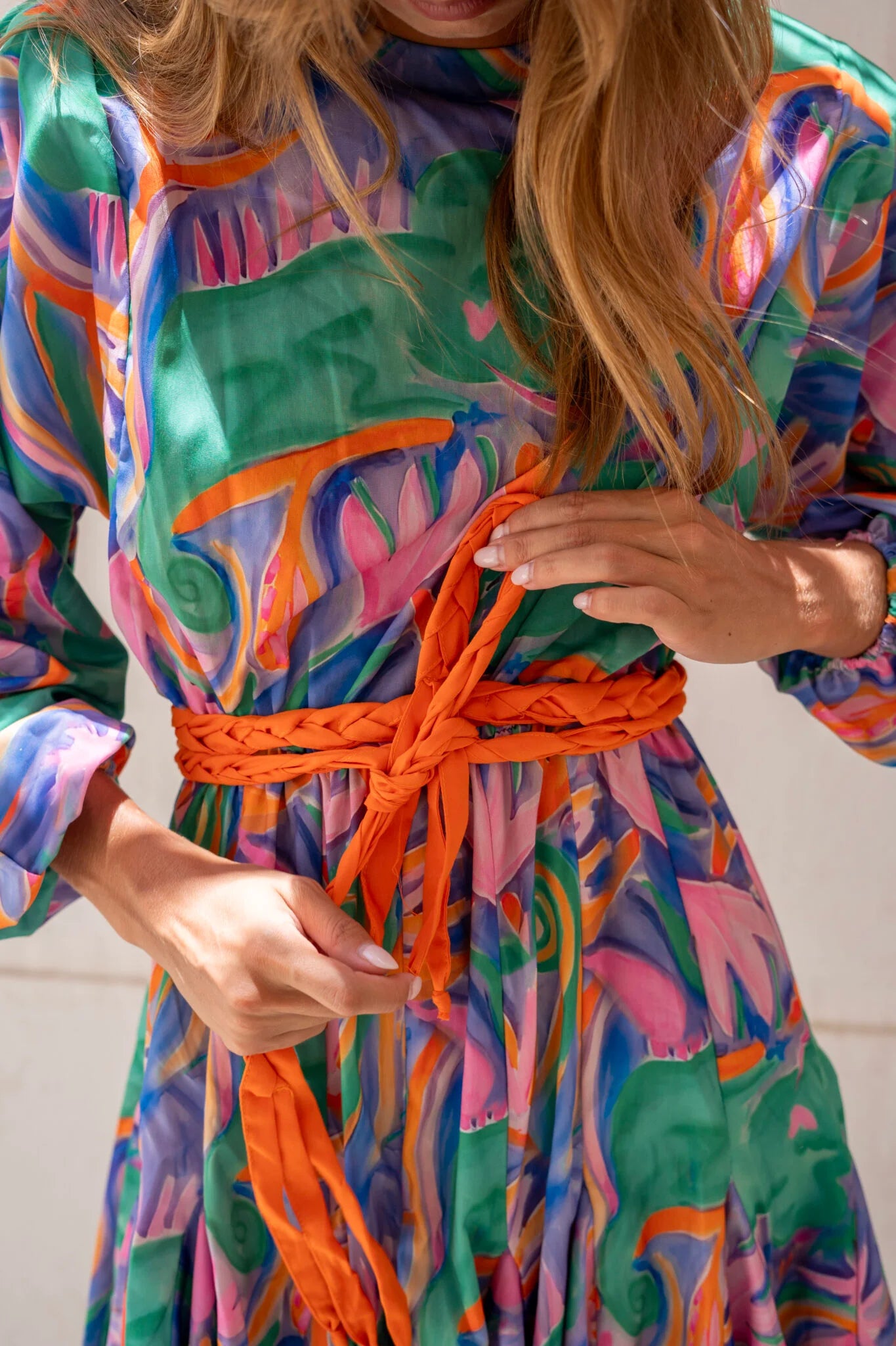 High waisted colorful print mini dress with balloon sleeves and round neckline