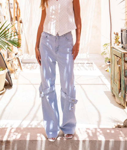 High Waist Jeans with a Belt Around the Knee